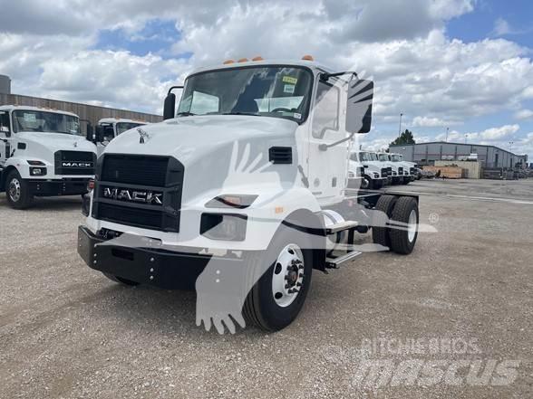 Mack MD6 キャブ付きシャーシ