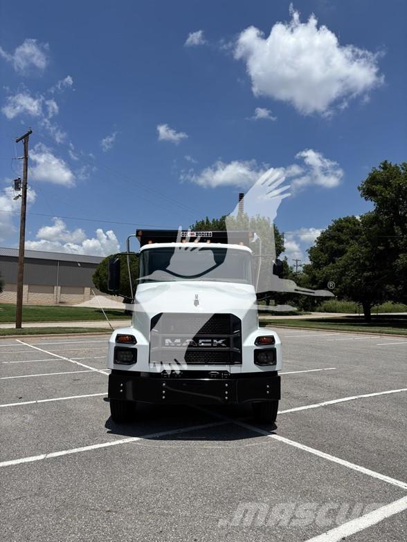 Mack MD6 ダンプ