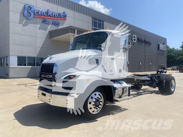 Mack MD6 キャブ付きシャーシ