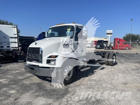 Mack MD6 キャブ付きシャーシ