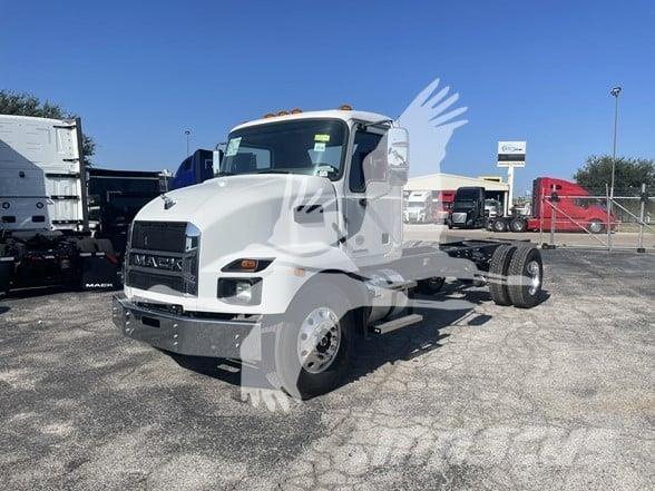 Mack MD6 キャブ付きシャーシ