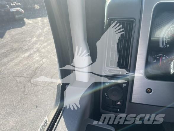 Mack MD6 キャブ付きシャーシ