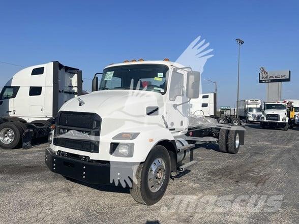 Mack MD6 キャブ付きシャーシ