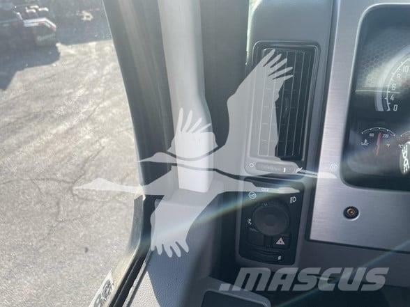 Mack MD6 キャブ付きシャーシ