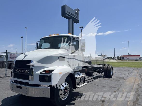 Mack MD6 キャブ付きシャーシ