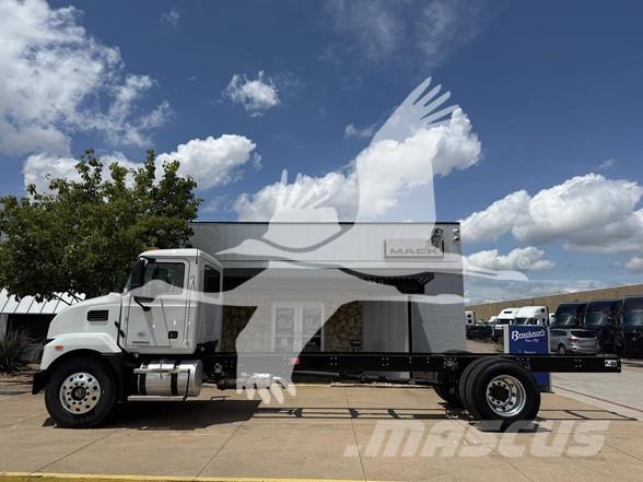 Mack MD6 キャブ付きシャーシ