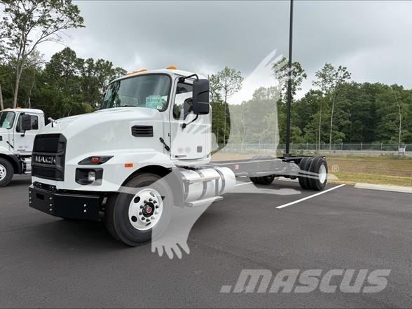 Mack MD6 キャブ付きシャーシ