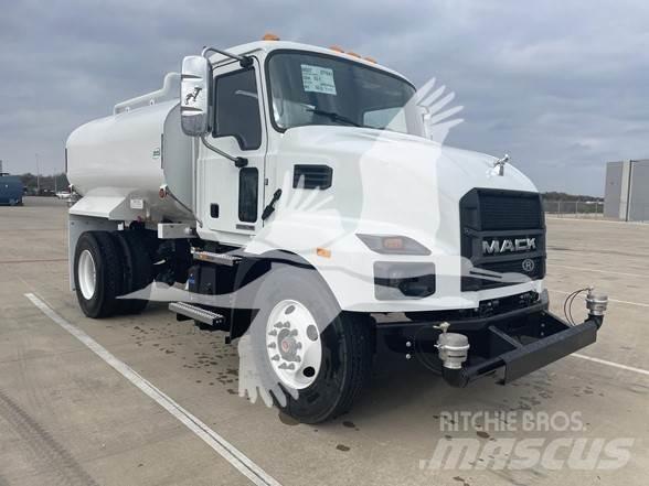 Mack MD7 タンカートラック