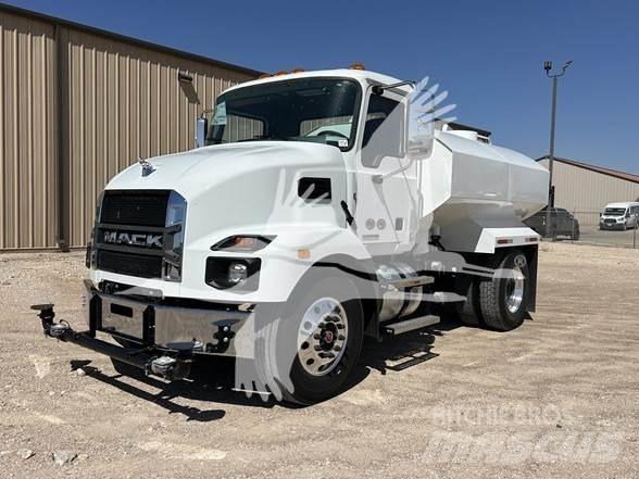 Mack MD7 タンカートラック