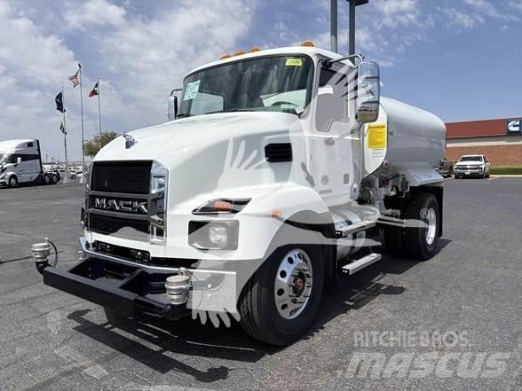 Mack MD7 タンカートラック