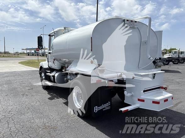 Mack MD7 タンカートラック