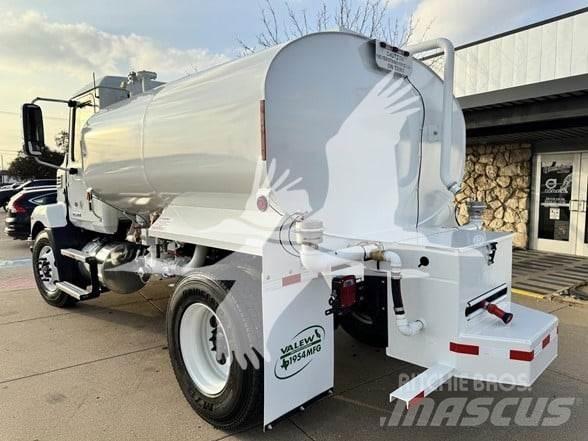 Mack MD7 タンカートラック