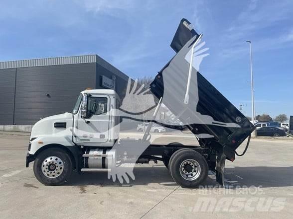 Mack MD7 ダンプ