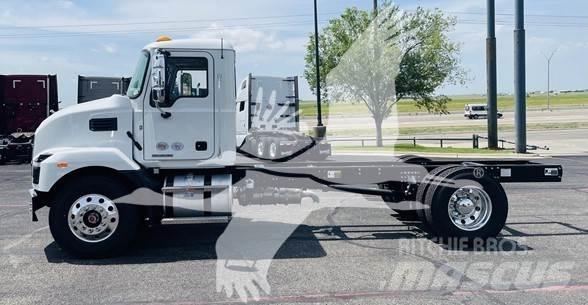 Mack MD7 キャブ付きシャーシ