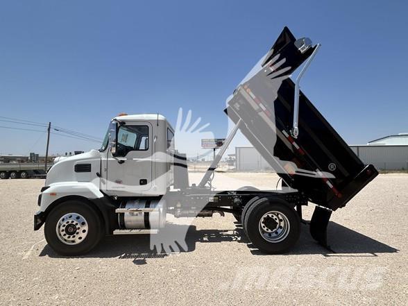 Mack MD7 ダンプ