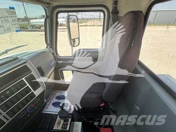 Mack MD7 ダンプ