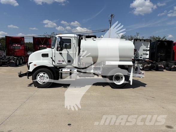 Mack MD7 タンカートラック