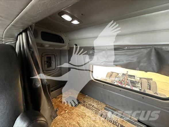 Peterbilt 389 中古トラクターヘッド | トレーラーヘッド