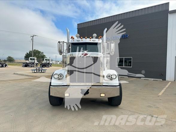 Peterbilt 389 中古トラクターヘッド | トレーラーヘッド