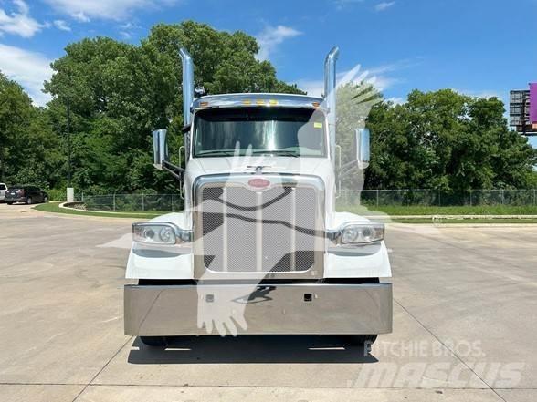 Peterbilt 567 中古トラクターヘッド | トレーラーヘッド