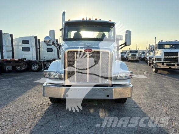Peterbilt 567 中古トラクターヘッド | トレーラーヘッド