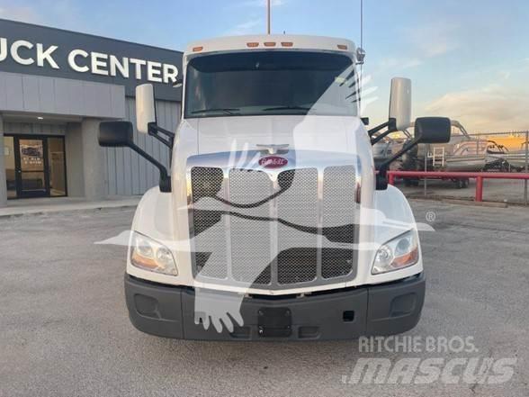 Peterbilt 579 中古トラクターヘッド | トレーラーヘッド