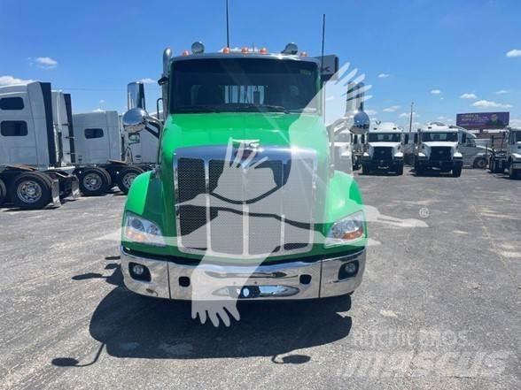 Peterbilt 579 中古トラクターヘッド | トレーラーヘッド