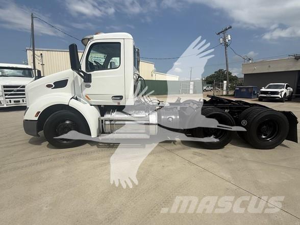 Peterbilt 579 中古トラクターヘッド | トレーラーヘッド
