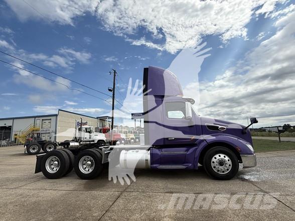 Peterbilt 579 中古トラクターヘッド | トレーラーヘッド