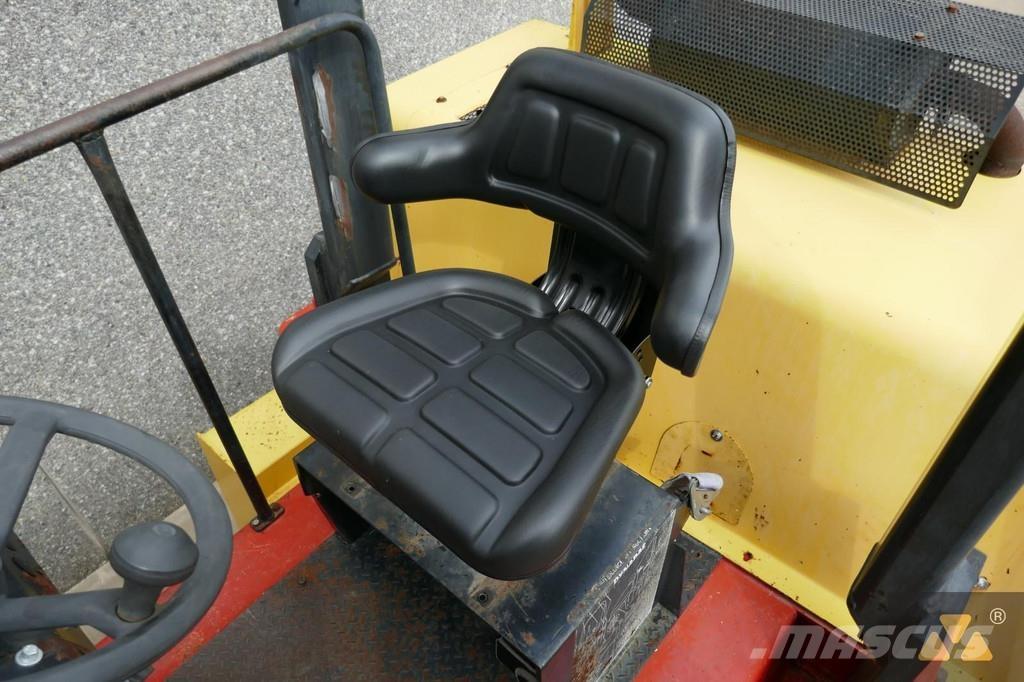 Dynapac CP142 タイヤローラ