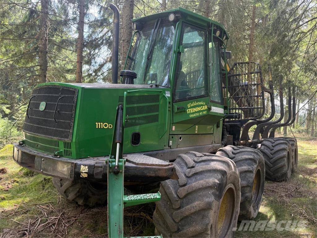 John Deere 1110 D フォワーダー