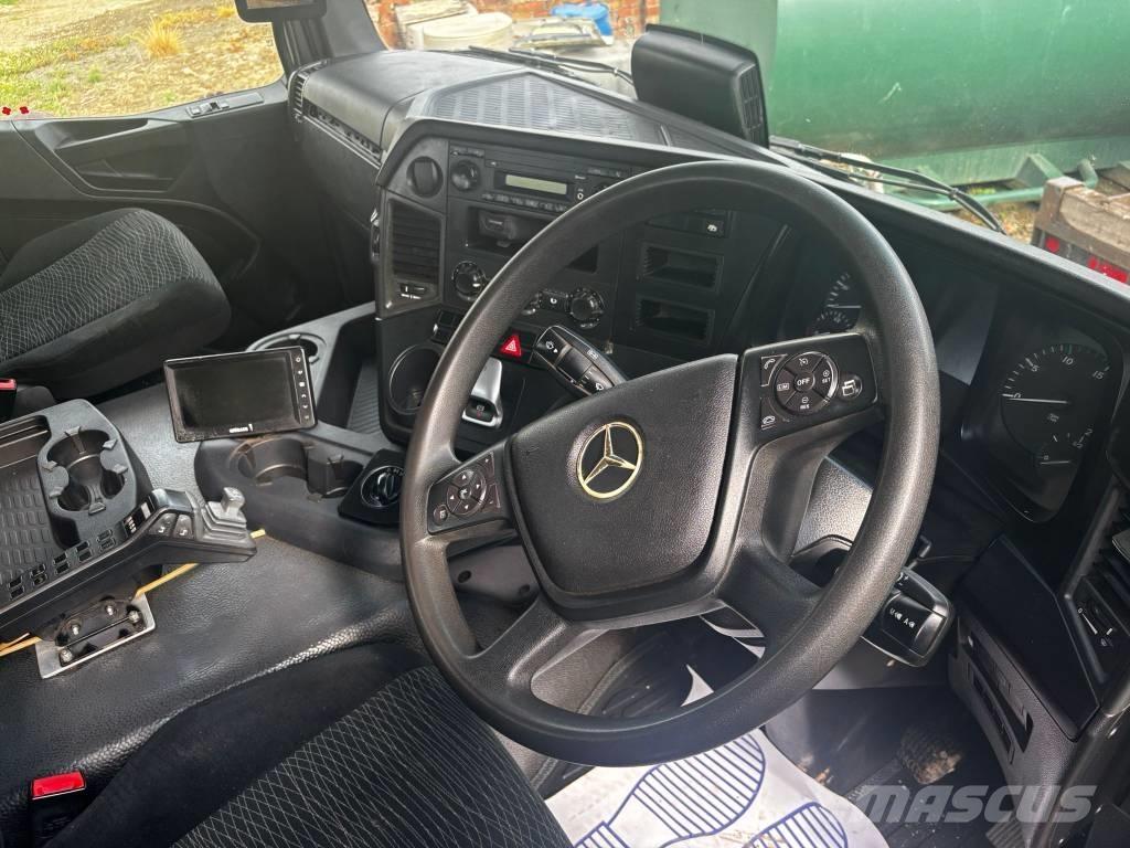 Mercedes-Benz 3240 アームロール