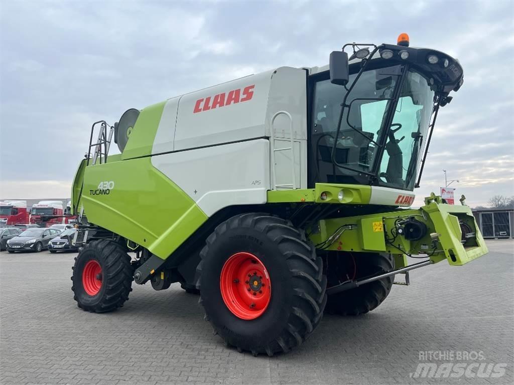 CLAAS Tucano 430 コンバイン