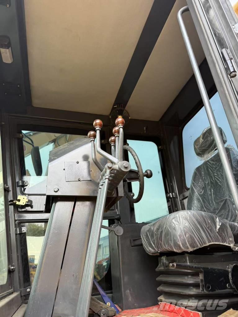 CAT 140 K モーターグレーダー