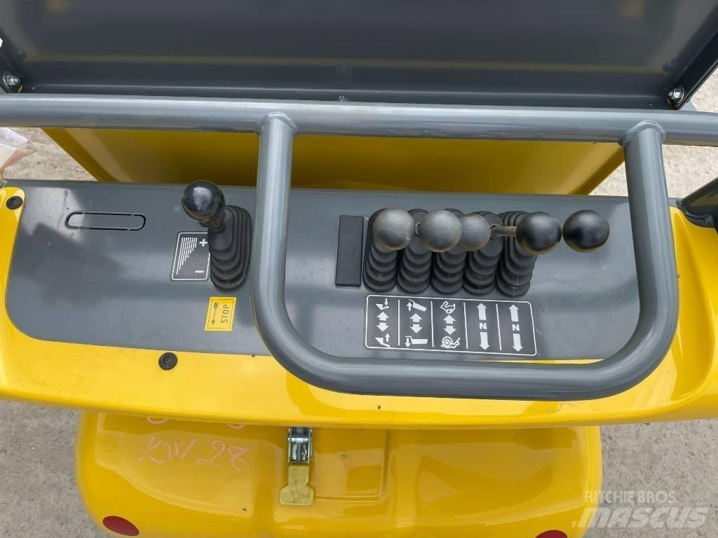 Wacker Neuson DT 08 サイト　ダンプ