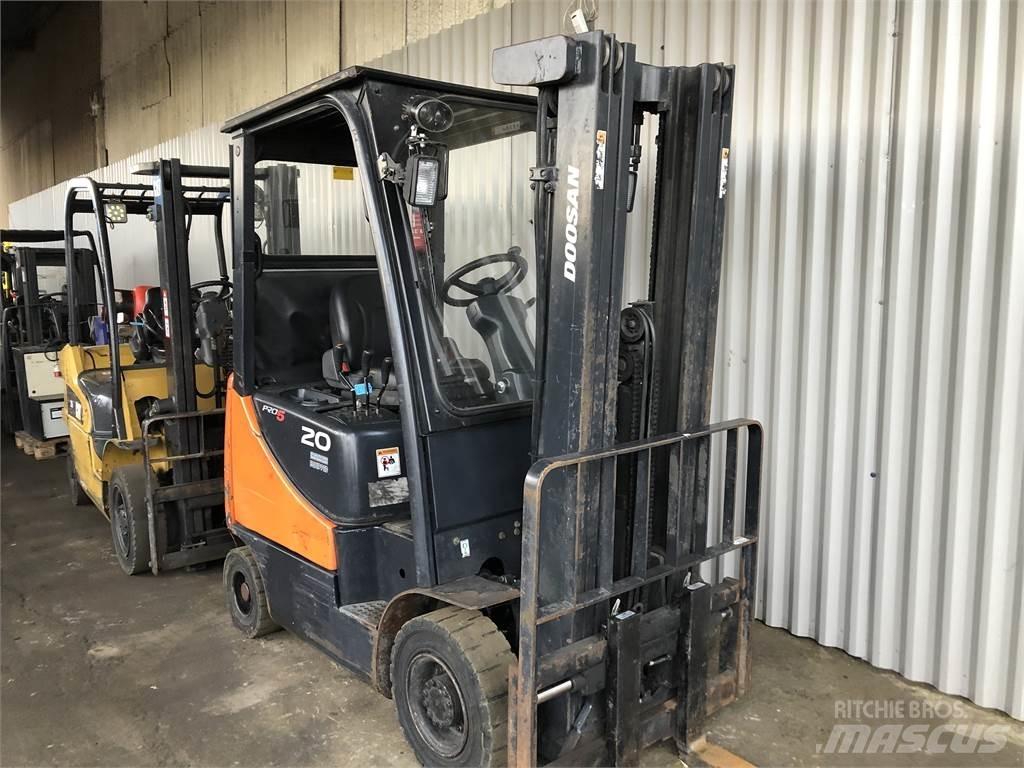 Doosan G20 SC-5 LPGフォークリフト