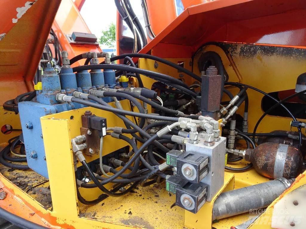 Mecalac 12MXT ホイール式油圧ショベル（パワーショベル・ユンボ・バックホー）