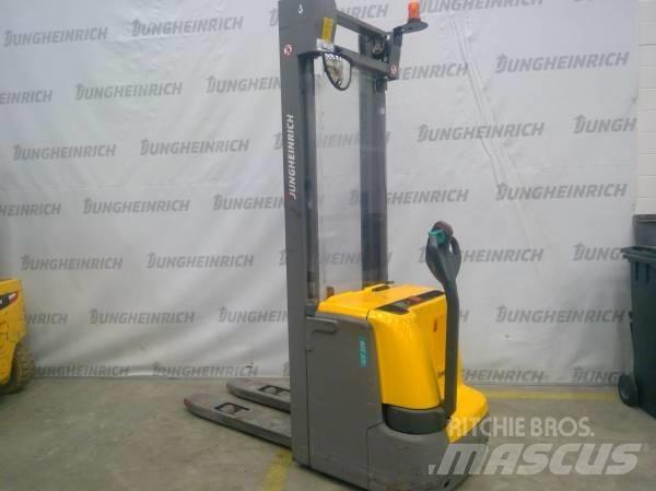 Jungheinrich EJC 220 ウォーキンフォークリフト