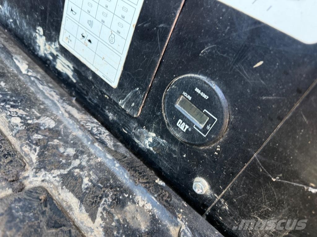 CAT 308 E 2 CR 中型油圧ショベル 7ｔ-12ｔ（ユンボ・パワーショベル・バックホー）