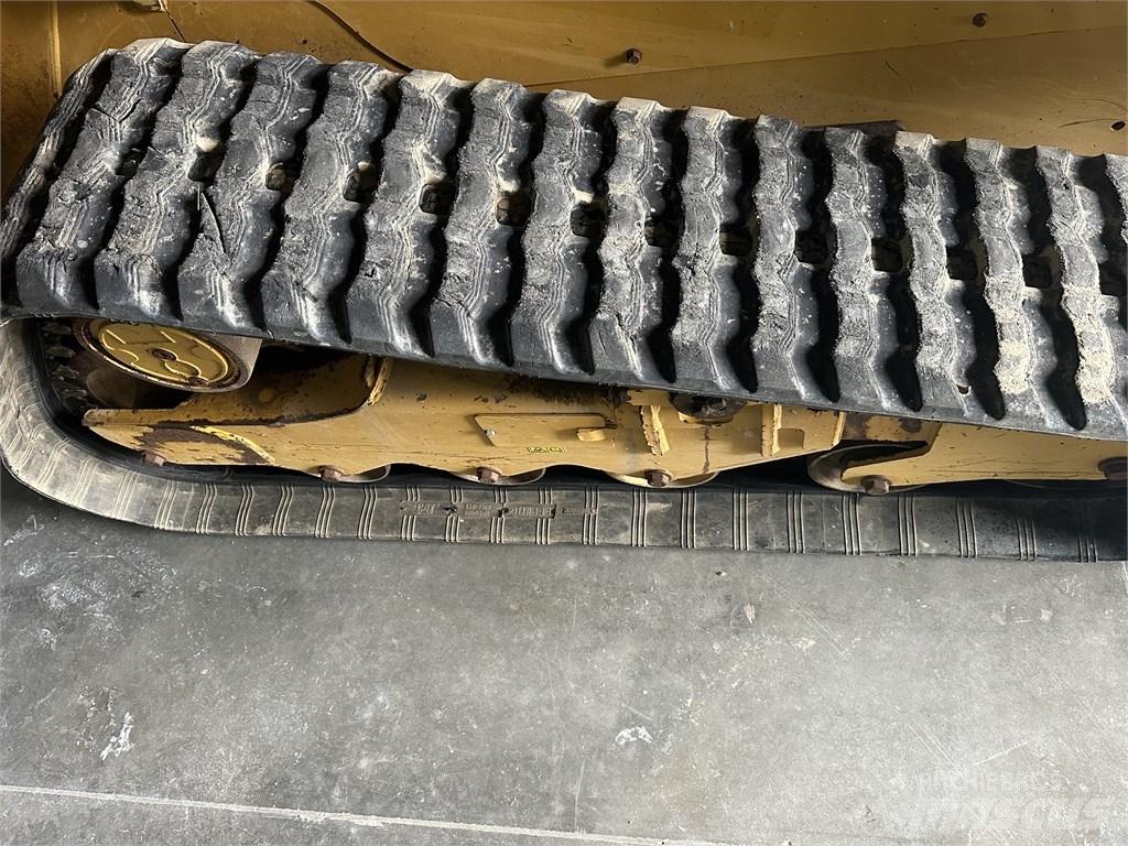 CAT 259D3 スキッドステアローダー