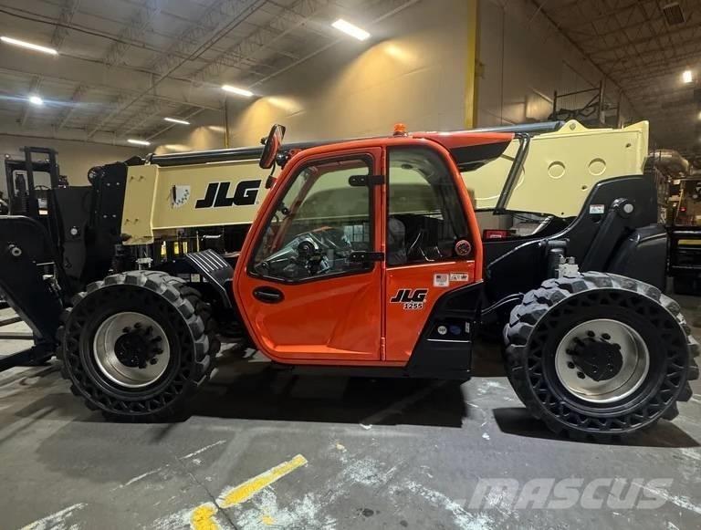 JLG 1255 テレスコーピックハンドラー