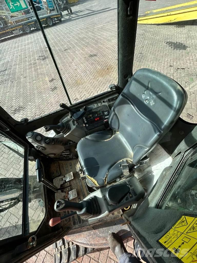 Bobcat E26 ミニ油圧ショベル 7t以下（ミニユンボ・ミニディガー）