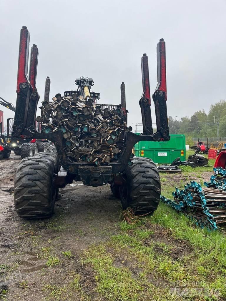 Komatsu 865 フォワーダー