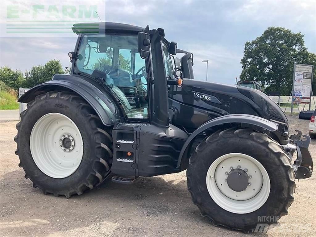 Valtra t254a mr19 トラクター