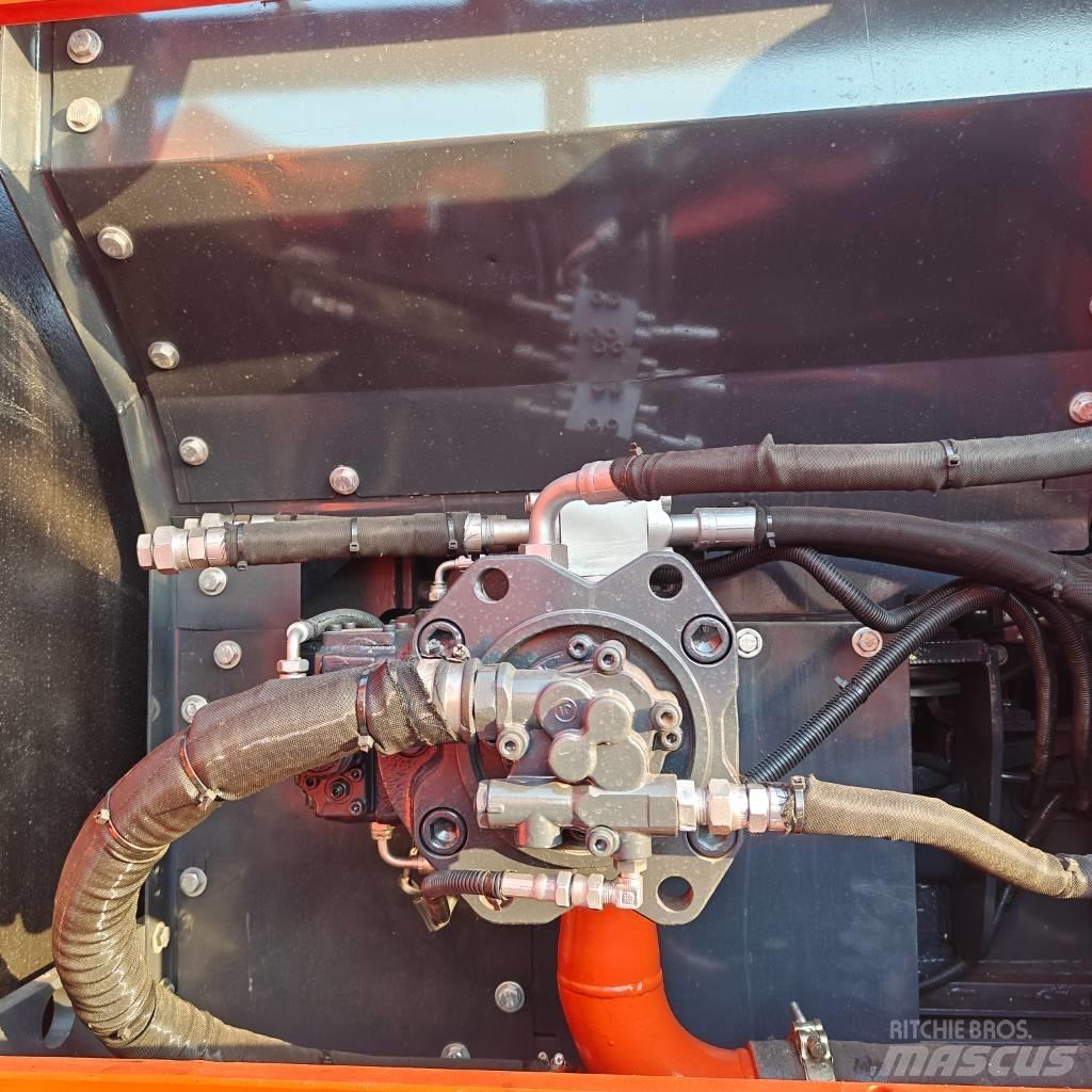 Doosan DX225LC-9C 大型油圧ショベル12t以上（パワーショベル・ユンボ）