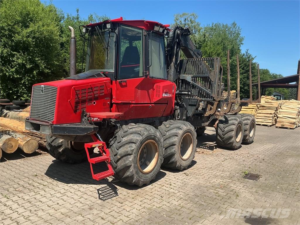 Komatsu 840 TX フォワーダー