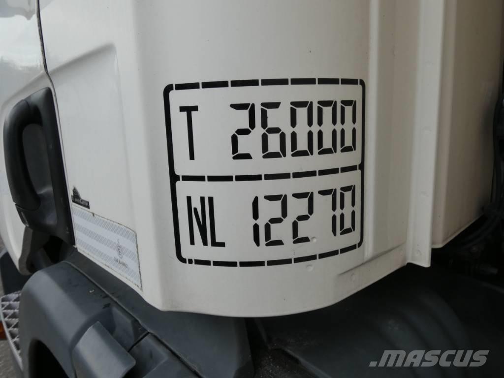 Scania P 320 冷凍冷蔵車