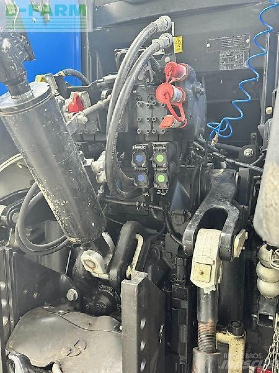 New Holland t7.315 トラクター