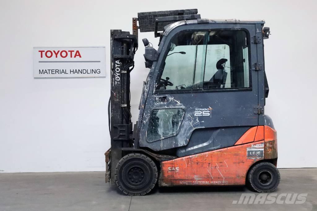 Toyota 8 FBMT 25 バッテリーフォークリフト