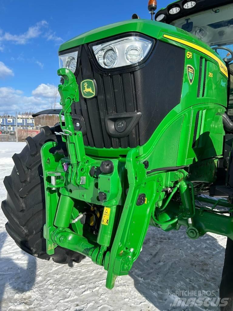 John Deere 6R 250 トラクター